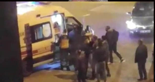 Ankara'da ambulansa alınmayan hasta yakınları sağlık personeline saldırdı