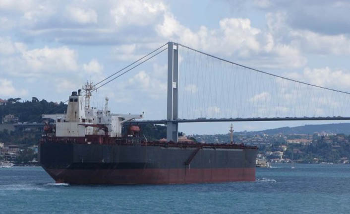 İstanbul boğazı gemi trafiğine kapatıldı