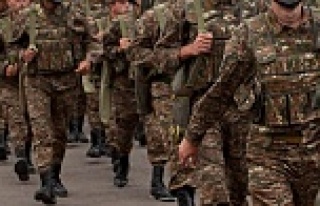 Ermenistan'da ordu hükümeti istifaya çağırdı