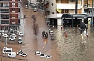 İzmir'de sağnak yağmur felaketi hayatı felç...