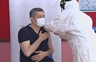 Milli Eğitim Bakanı Ziya Selçuk koronavirüs aşısı...