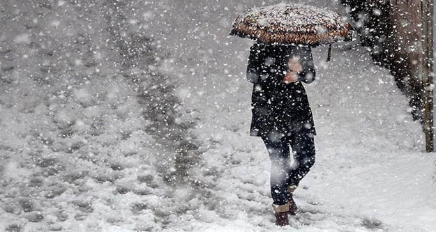 İstanbul'da yoğun kar yağışı başladı 7 bin personel sahada olacak