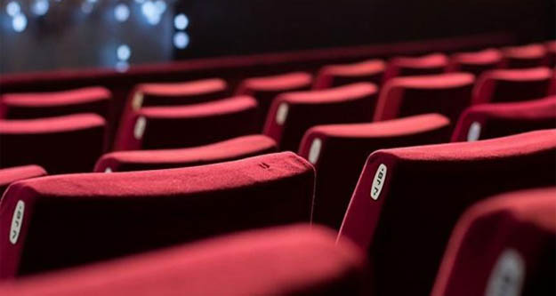 İzmir'de sinema salonları açılış tarihleri ertlendi