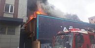 Ataşehir'de fabrikada  korkutan yangın