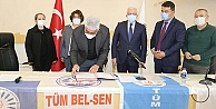 Burhaniye Belediyesi KESK’e bağlı TÜMBEL-SEN ile sözleşme imzaladı