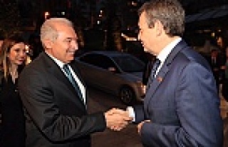 Zapatero: Barış için Türkiye'ye ihtiyaç...