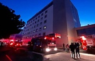 İstanbulr'da korkutan hastane yangını