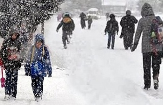 11 il ve ilçede kar yağışı nedeniyle okullar...