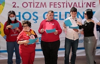 Konak'ta renkli otizm festivali