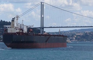 İstanbul boğazı gemi trafiğine açıldı