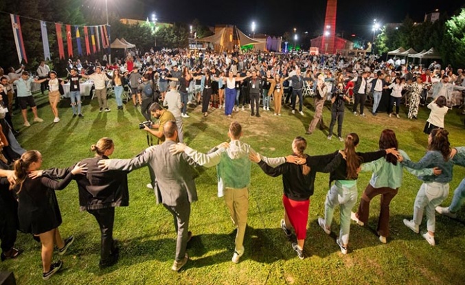 izmir'de Balkan Kültür gecesi